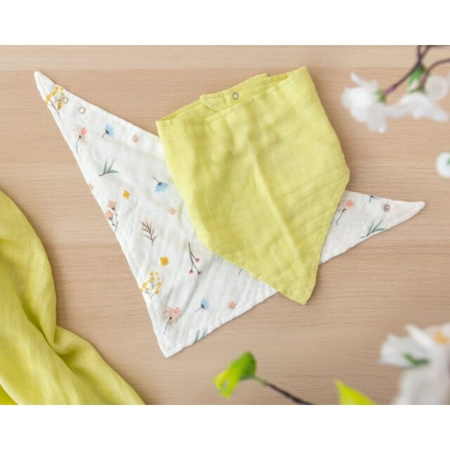 Kiokids-mbaby-bandanas-in-bamboo-and-yellow-cotton.jpeg