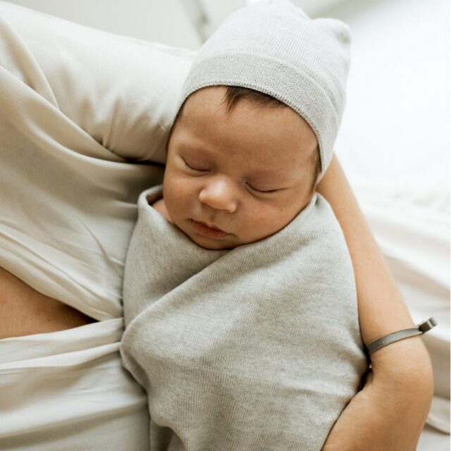 poofi-merino-set-kapa-i-dekica-poklon-za-bebe